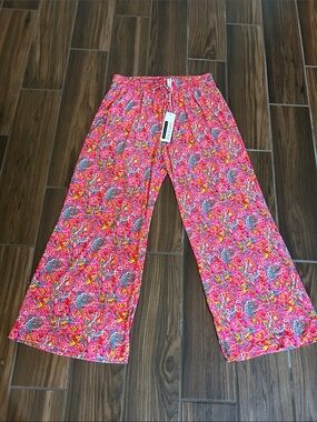 Scarlett Wide-Leg Pants in Bright Pink Paisley